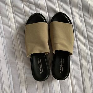 Donald J. Pliner platform sandals size 8.5